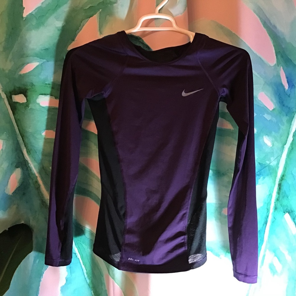 Women’s Nike pro dri-fit long sleeve shirt